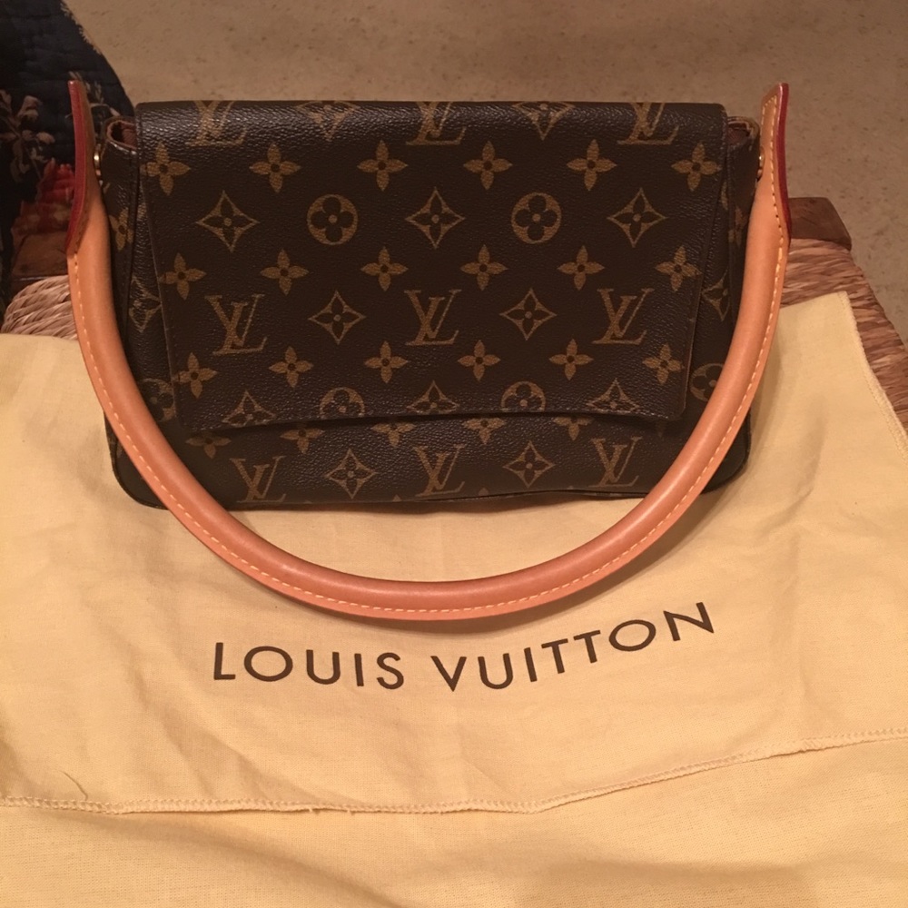 Louis Vuitton Small Handbag (7x11)